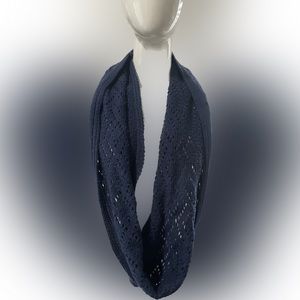 Crochet infinity scarf